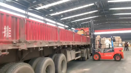 工厂现场进行HPMC产品的装车，确保供应稳定