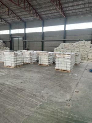 装载高粘度羧甲基纤维素的物流运输车队